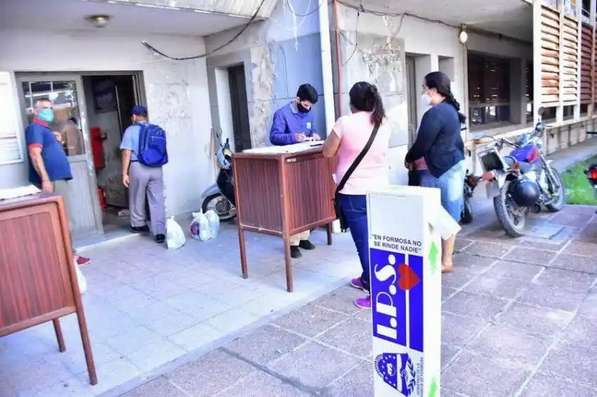 Arrúa confirmó que el 95% de las personas adultas mayores del IPS están vacunadas