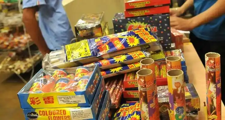 Convocan a comerciantes interesados en vender pirotecnia para las fiestas