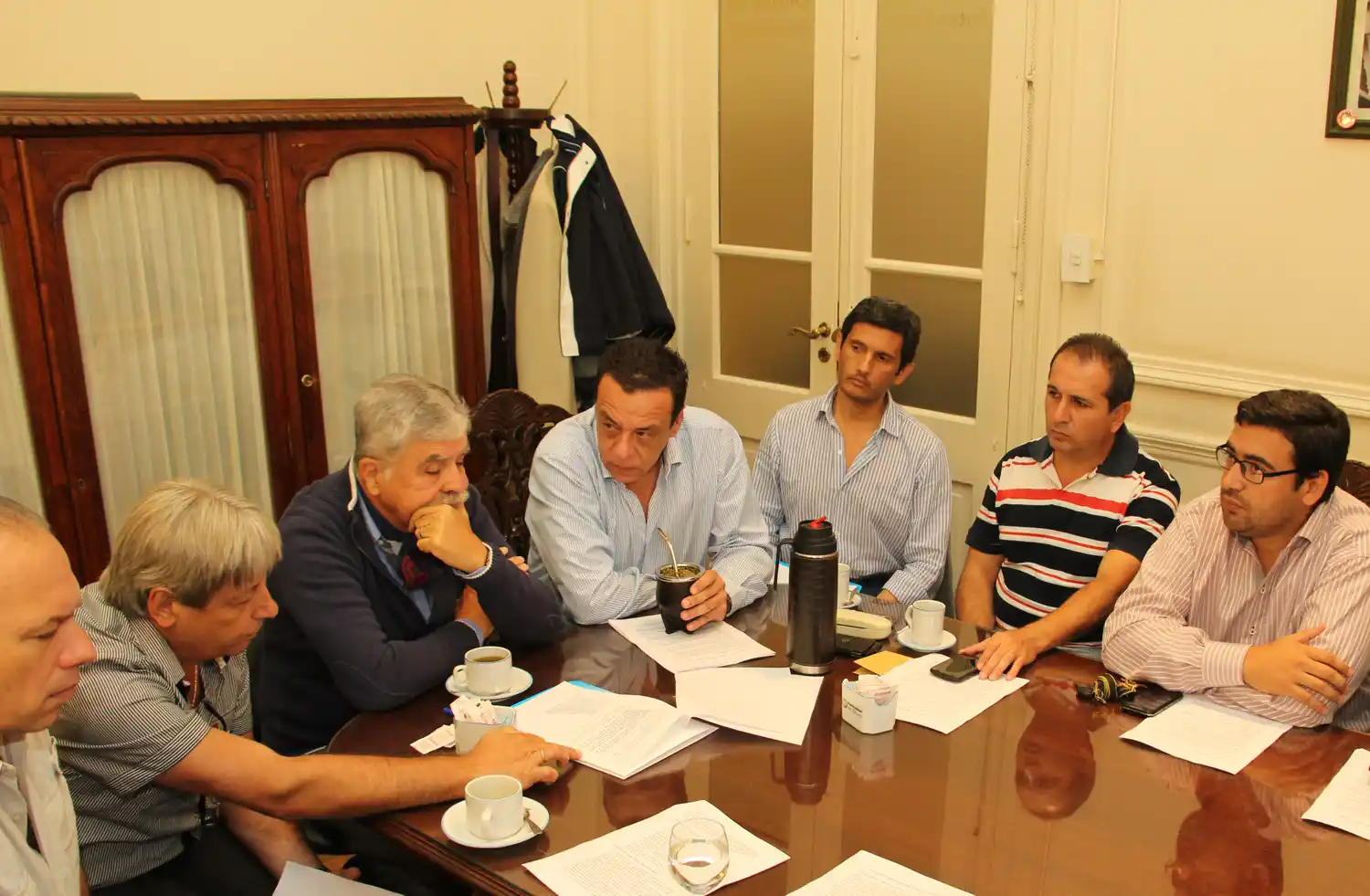 Cáffaro reunirá a todos los espacios políticos por despidos masivos