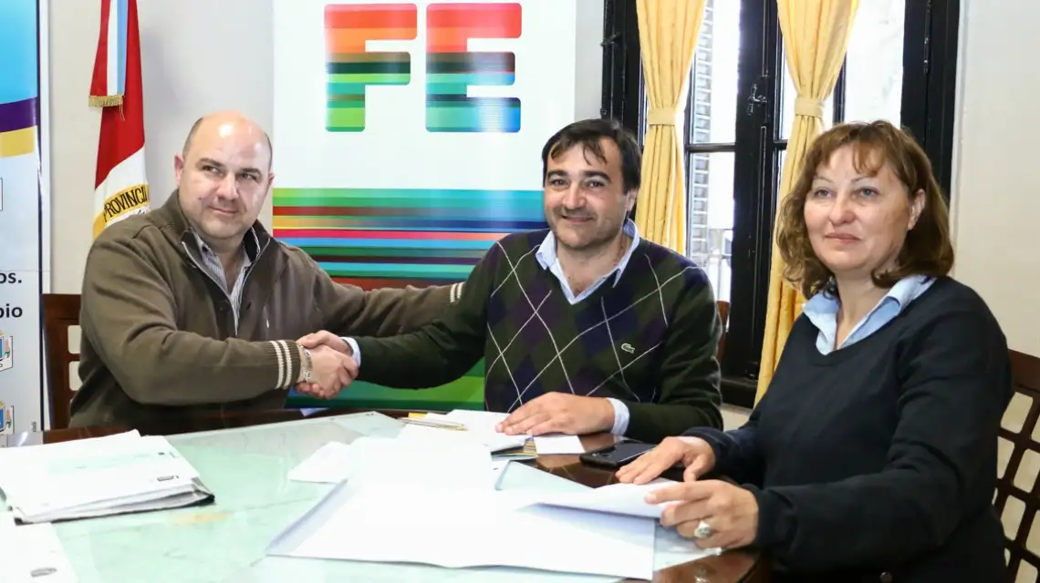 La provincia entregó aportes para soluciones habitacionales