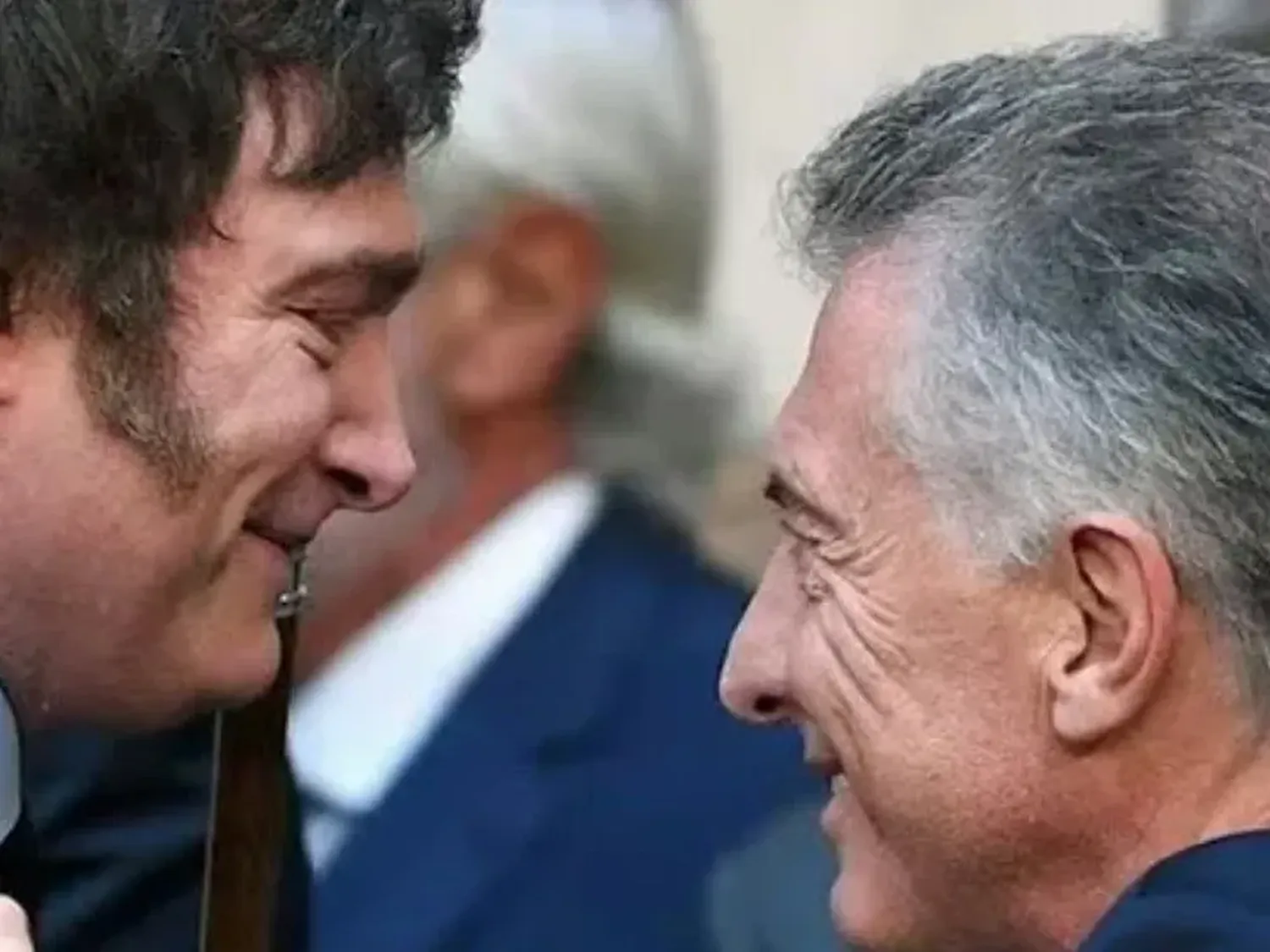 Milei se despega del escándalo de Ficha Limpia y busca arreglar con el PRO bonaerense