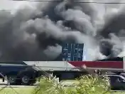 Al menos tres personas murieron tras un choque entre dos camiones y dos autos en la ruta 9.
