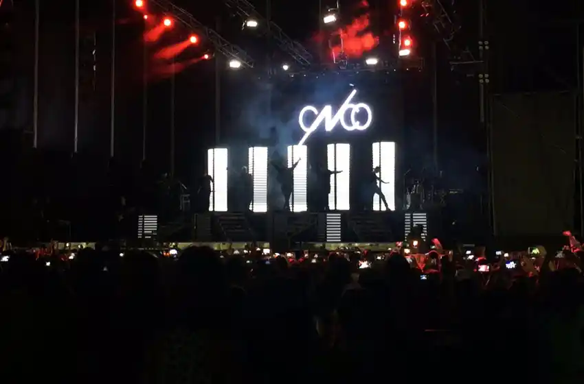CNCO hizo vibrar a sus seguidoras en un enérgico show