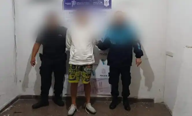 Al arribar, el personal constató que los hombres se encontraban confrontando con una mujer, provocando alteraciones al orden público.