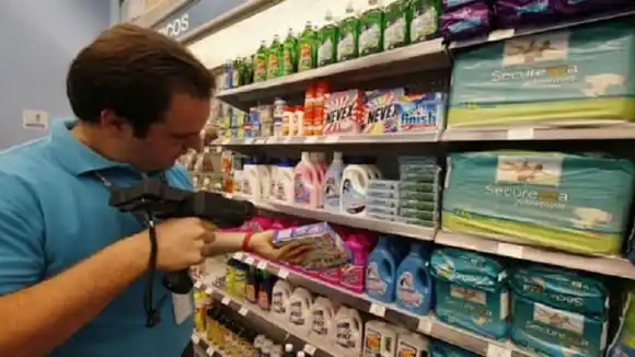 ¡EXABRUPTO INAPLICABLE! Esto piensan los expertos de la doble expresión de precios en bolívares