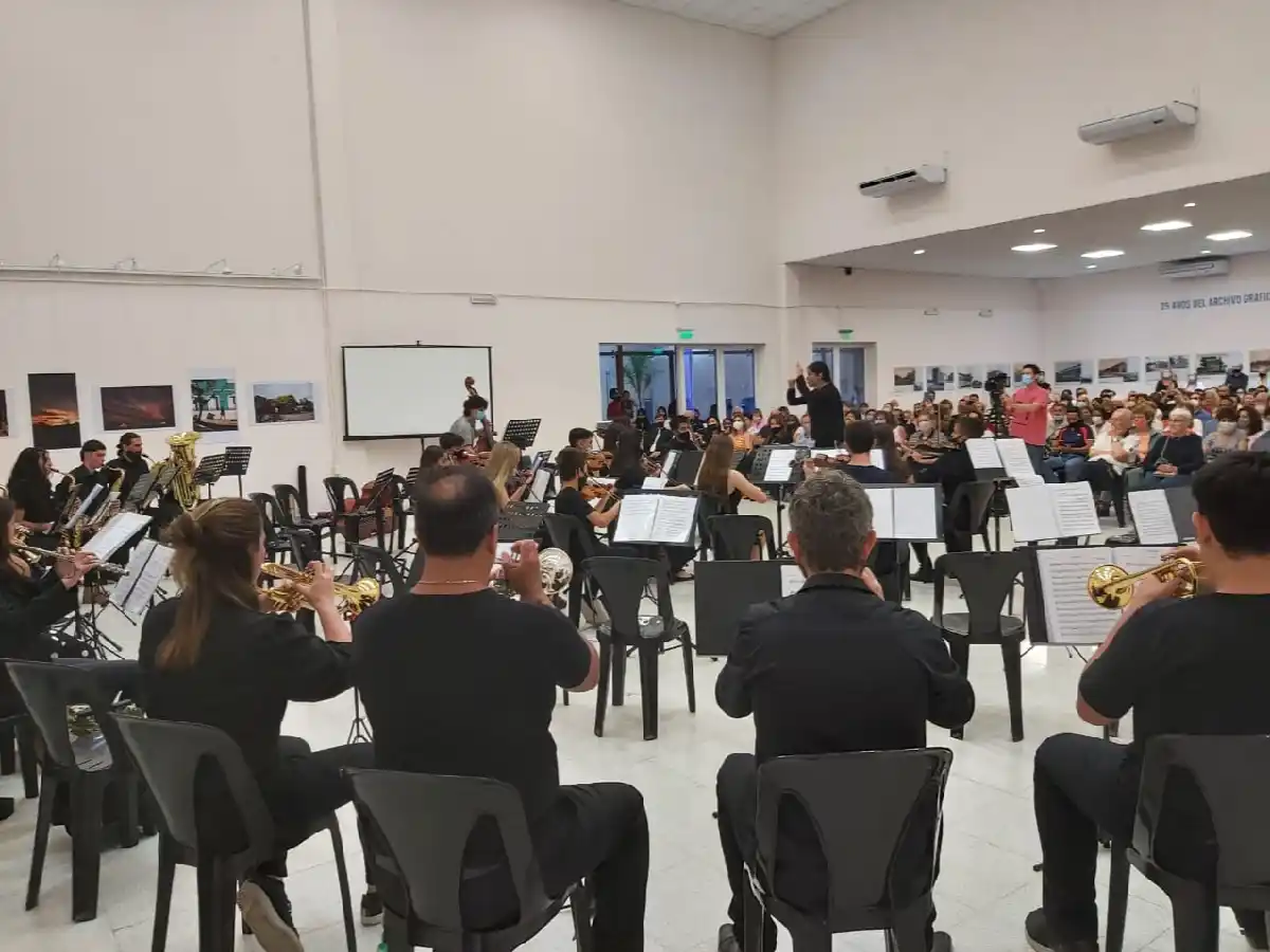 Reconocieron a miembros de la Orquesta Sinfónica Juvenil que llevan 10 años en sus filas