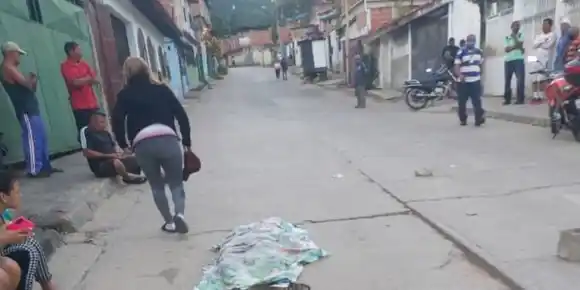 Asesinan a PoliMiranda para robarle su pistola en Guarenas