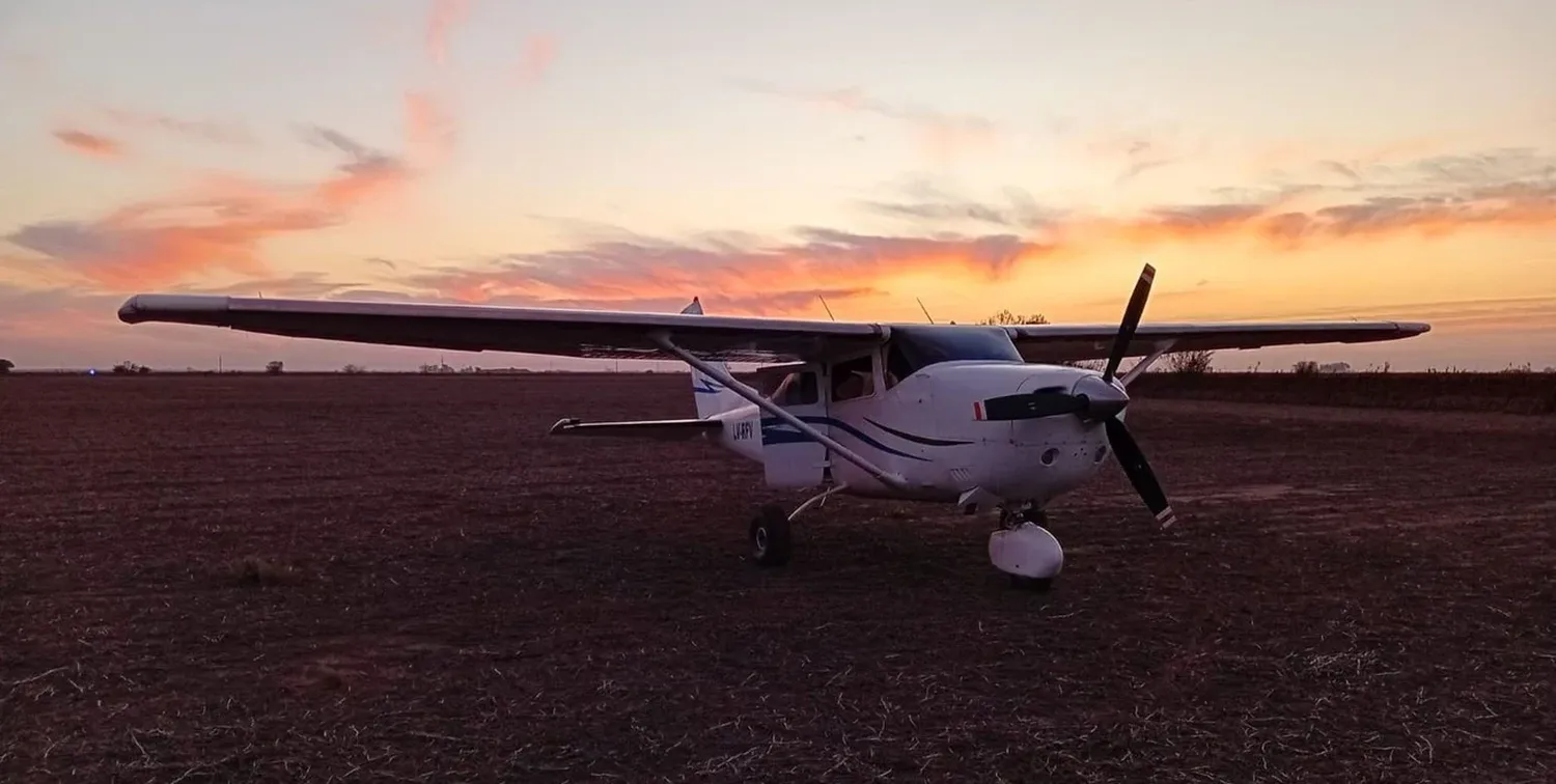 Adentro de la aeronave había bidones con combustible y un GPS del que se extrajo valiosa información sobre su recorrido.