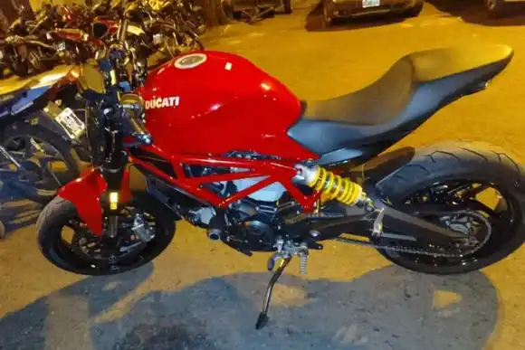 Multa millonaria y 60 días sin conducir para un motociclista que trató de escapar de un control en zona norte