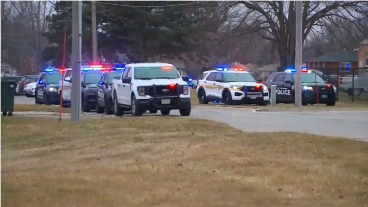 Reportan tiroteo en escuela de Iowa durante el primer día de regreso a clases este #4Dic