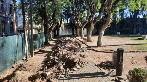 Rivas y Rey consideraron “superficial” la obra de refacción de plaza Constitución
