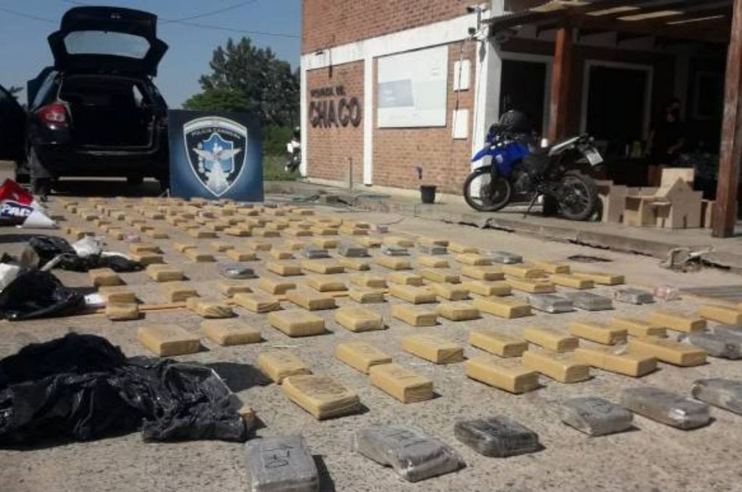 Detuvieron a una pareja santafesina con más de 200 kilos de marihuana