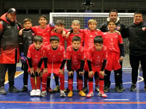 Futsal LRF: Ferro arrasó en juveniles ante la Escuela Municipal de Rafaela
