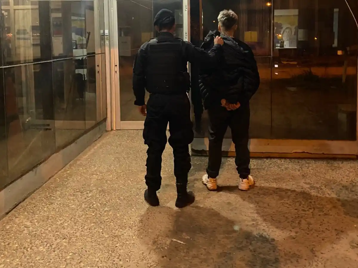 El joven detenido fue trasladado a sede policial.