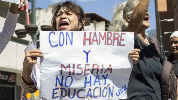 SUELDO PAUPÉRRIMO:   maestros solo pueden costear 2,8% del costo de sus alimentos (+Cifras)