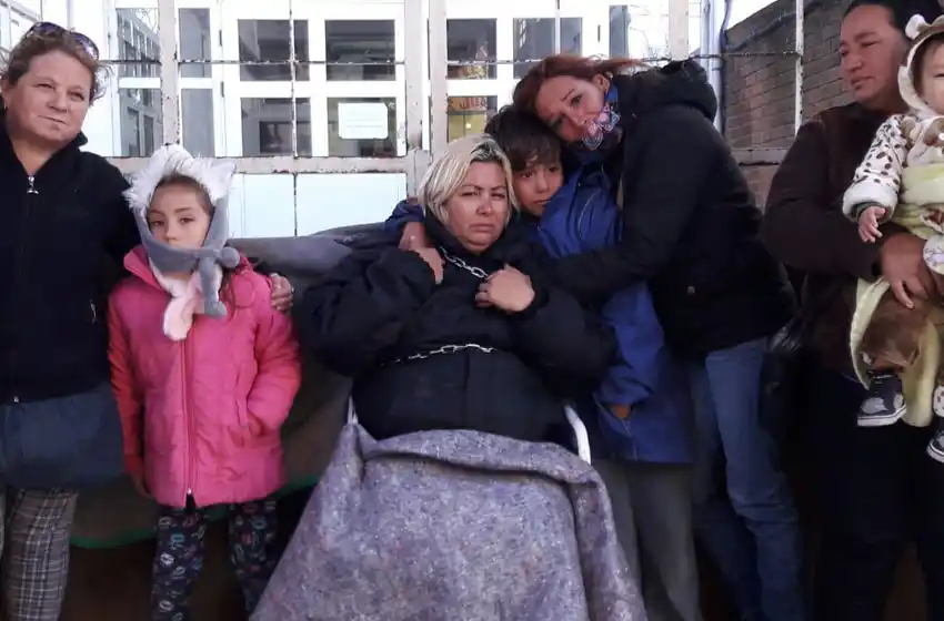 Cooperativista se encadenó en Desarrollo Social