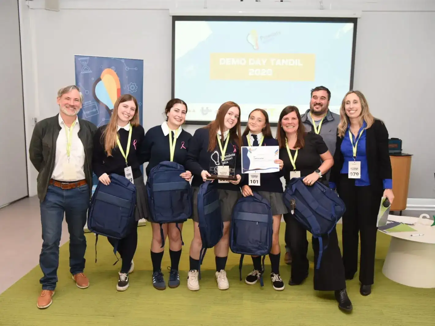 Estudiantes de Tandil, Lobería y Benito Juárez se presentaron en Globant.