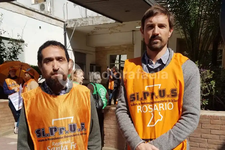 Abrazo solidario: profesionales de la salud con más de 40 años que trabajaron en pandemia reclaman cargos