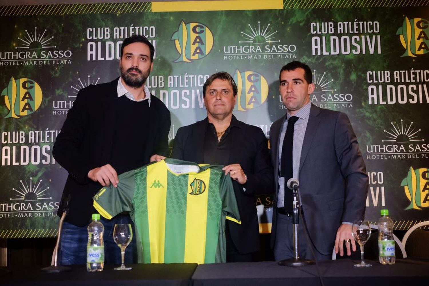 Presentaron a Hoyos como nuevo DT de Aldosivi