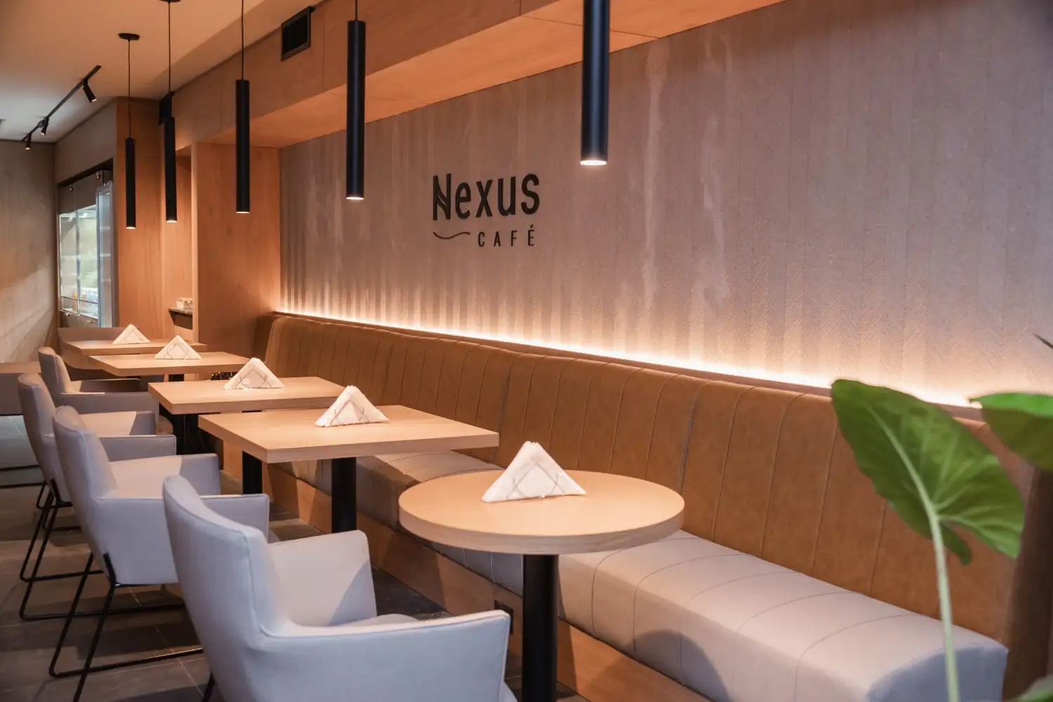 Nexus - 4