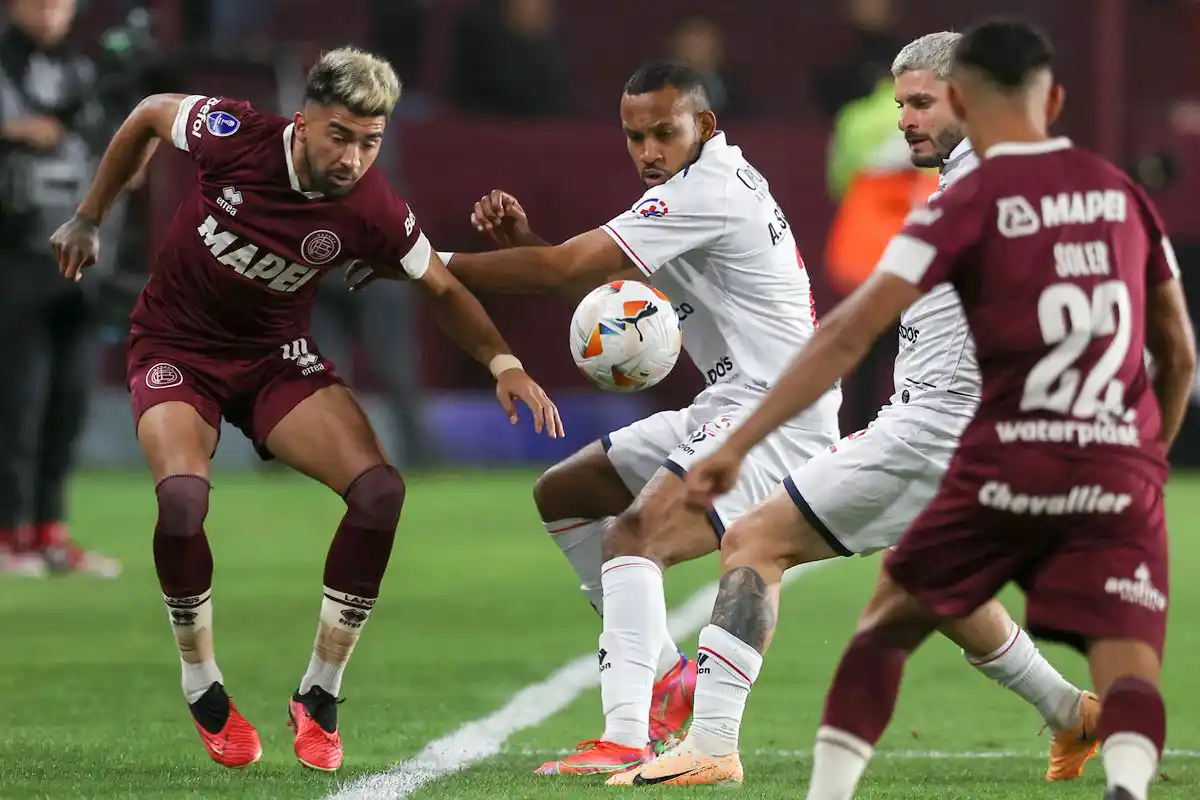 Lanús ganó y quedó como puntero en el grupo G