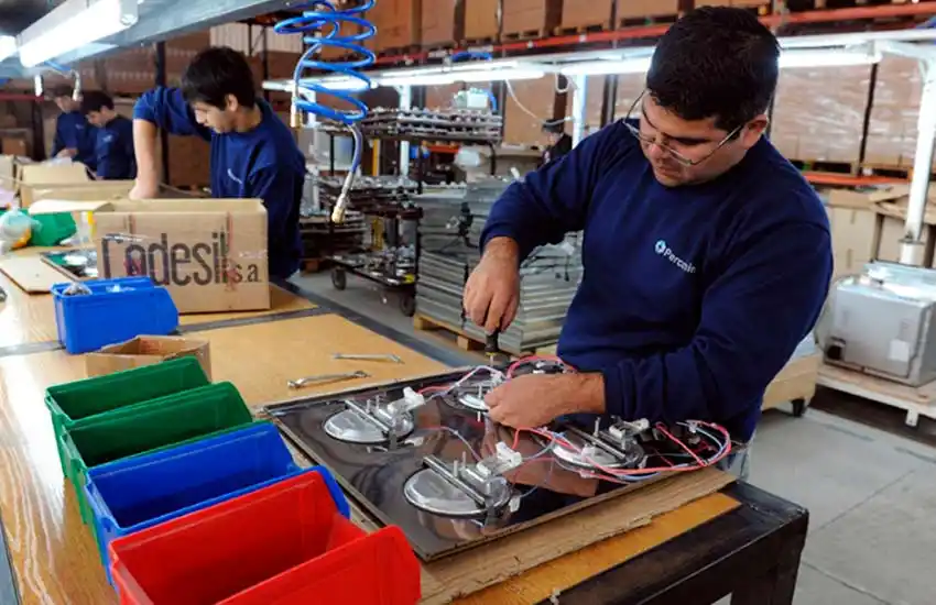 El desempleo bajó al 6,9% en el segundo trimestre del año