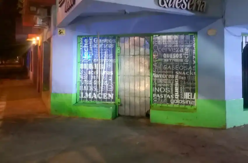 Robo frustrado: quiso ingresar a una fiambrería, pero no logró pasar la puerta