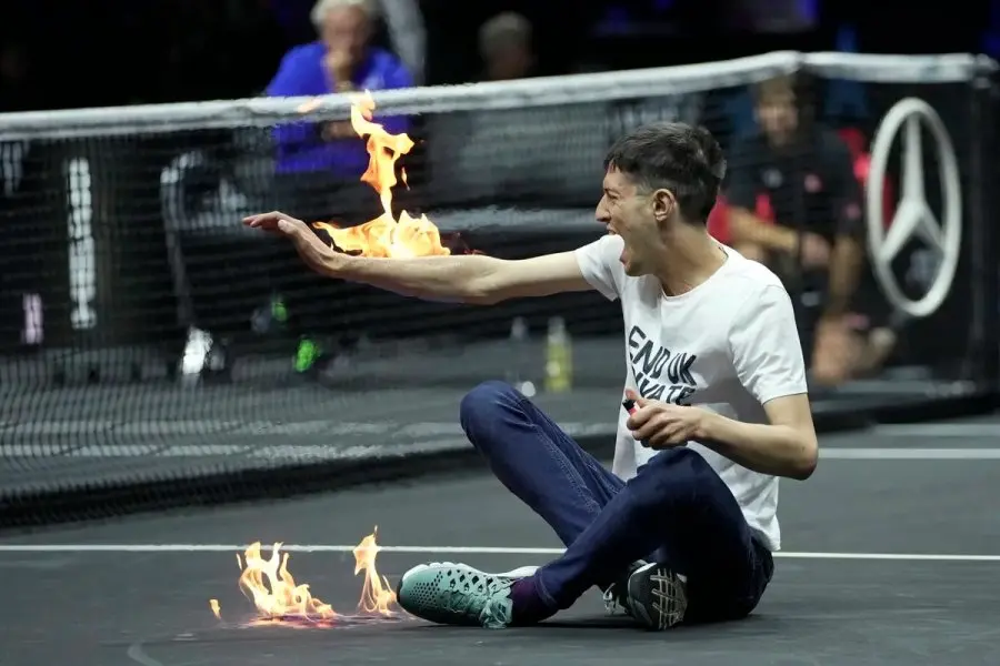Diego Schwartzman perdió en la Laver Cup y hubo una protesta de un activista