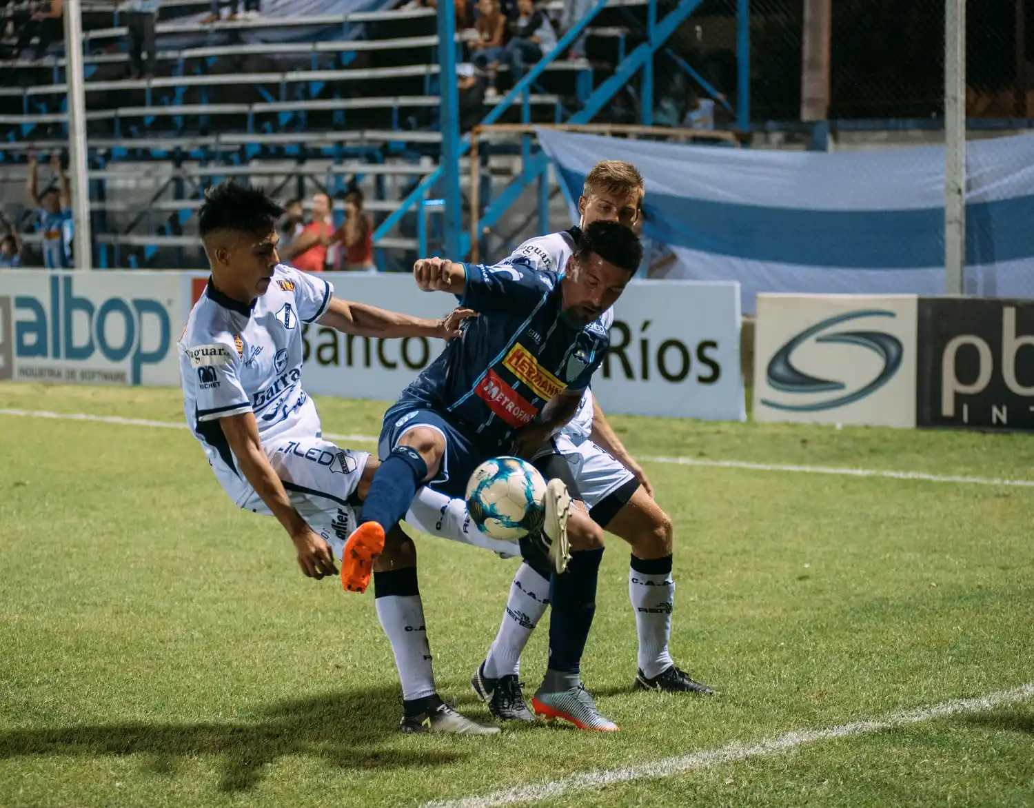 Juventud recibe a Morón buscando otro triunfo en casa para seguir arriba