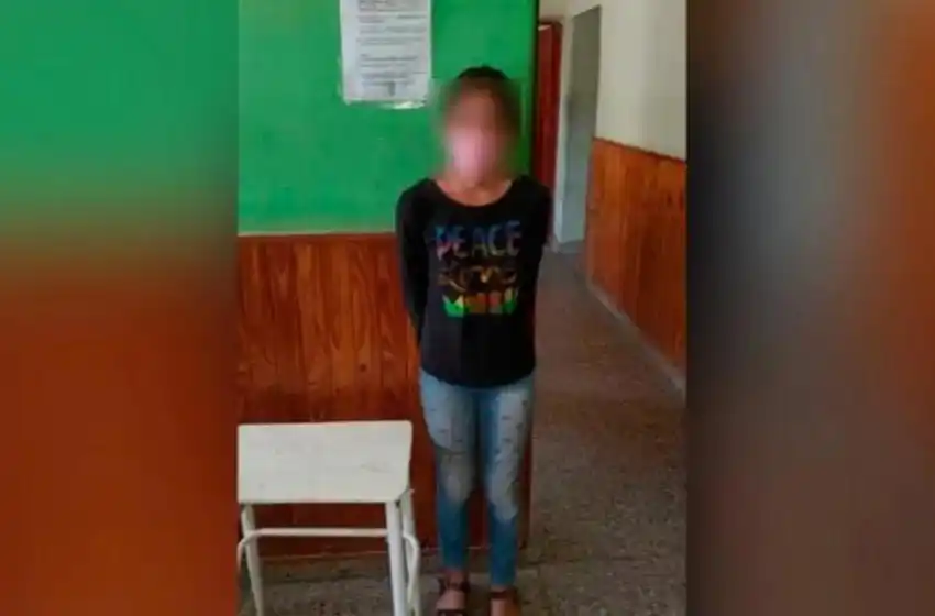 «Está destrozada emocionalmente», dijo la madre de la nena detenida por no usar barbijo