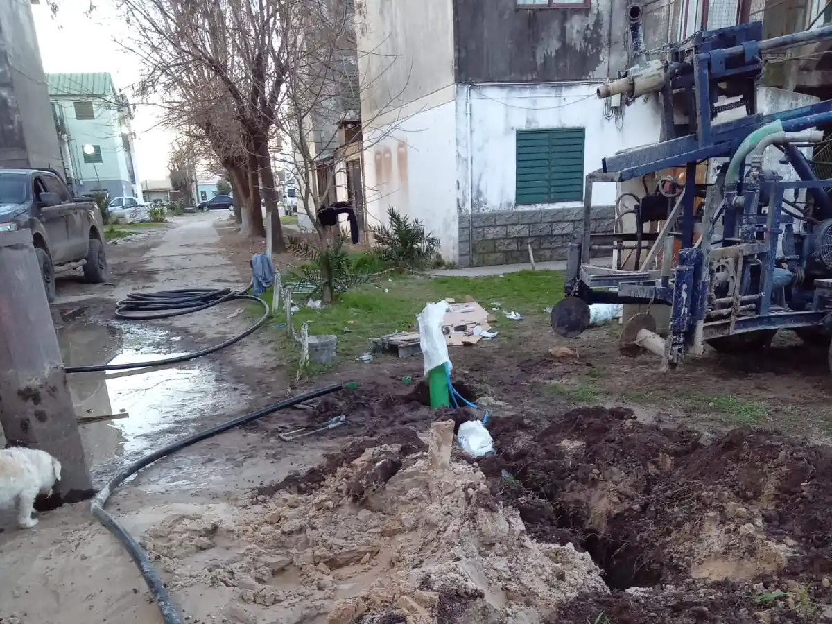 Realizan tareas de mantenimiento en la bomba del Barrio 210 viviendas