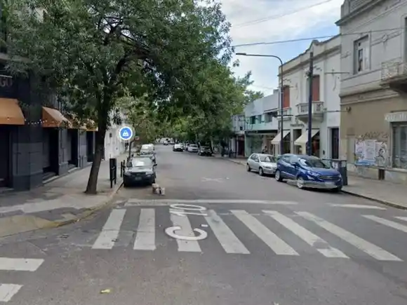 Ladrones atacaron a un grupo de amigos, los golpearon y apuñalaron a uno de ellos