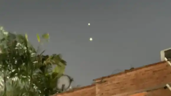 ¡NO SON OVNIS! Vea este #2Mar la alineación de los planetas que han confundido con objetos voladores