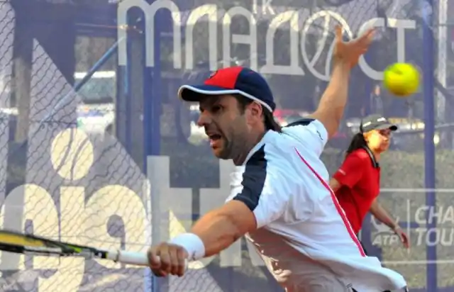 Zeballos en segunda ronda