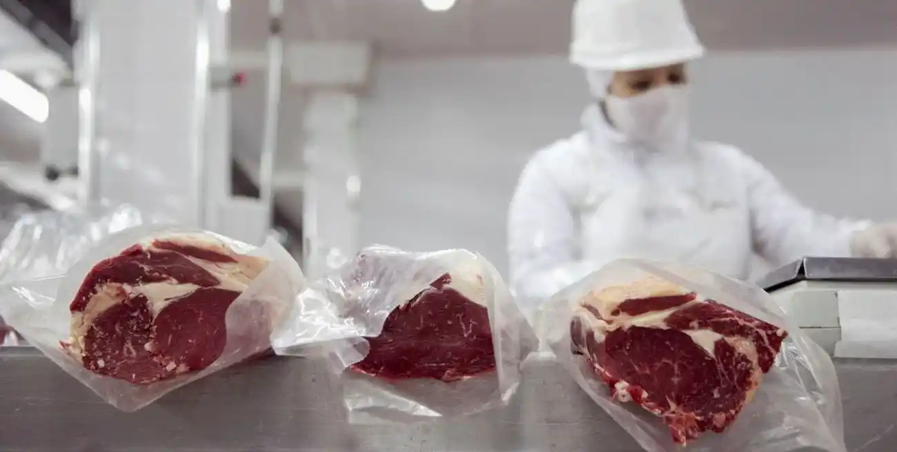 “No queremos caer en la torpe provocación a la que nos invita su declaración, ni devolver con vulgaridad o posiciones revanchistas contra su empresa instando a la sociedad a no comprar ni vender”, afirmó CRA.