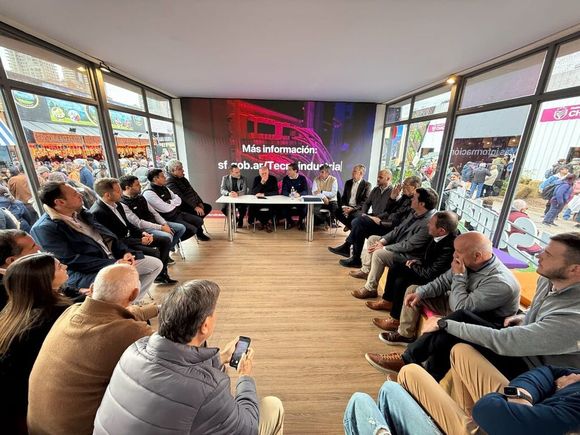 Tecnoindustria + IA: Santa Fe presentó su modelo de innovación productiva en la Expo Rural