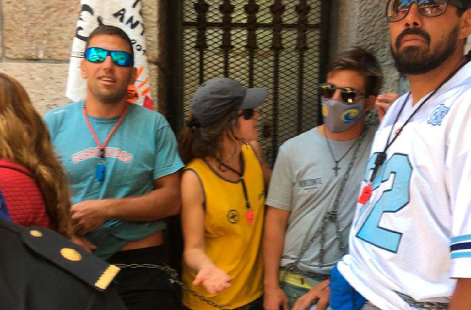 Se agudiza el reclamo de guardavidas: encadenados, amenazan con levantar el servicio