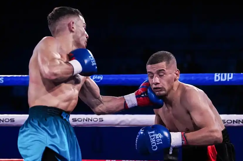 Emanuel Pérez y Juan Pablo Abregú en el pesaje.