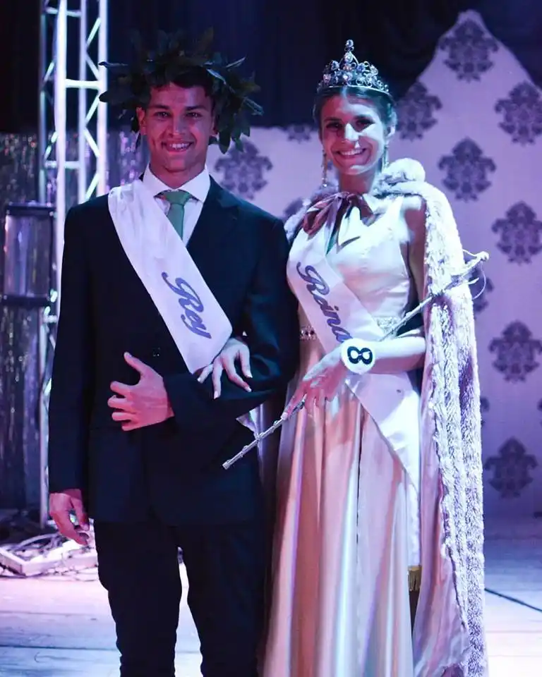 La rumorosa colmena estudiantil tiene nueva Reina