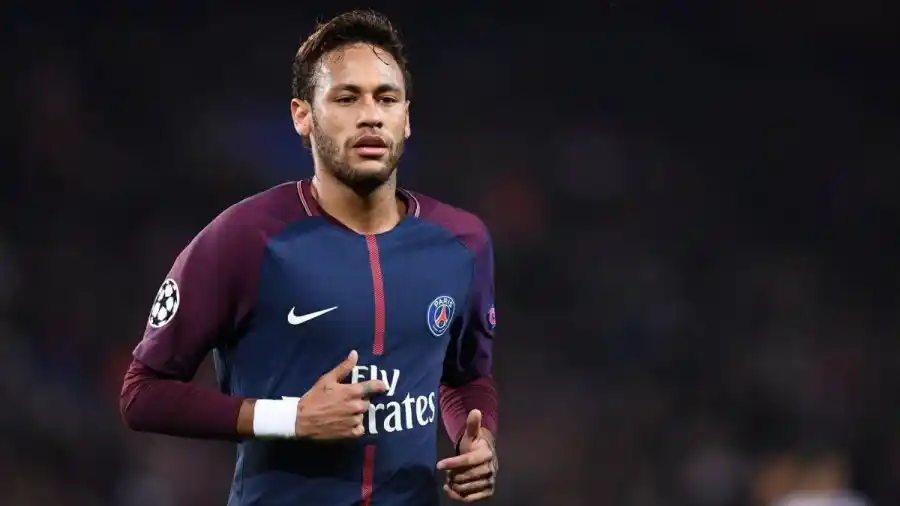 Neymar comunica al PSG que se quiere ir