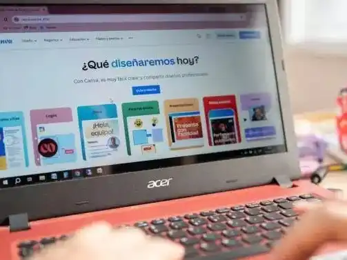 Este programa promueve la capacitación gratuita y el acceso a herramientas laborales en todo el distrito.