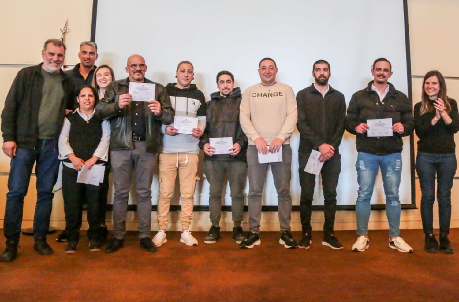 Raverta y Felizia entregaron diplomas a 83 egresados de cursos de formación en oficios portuarios