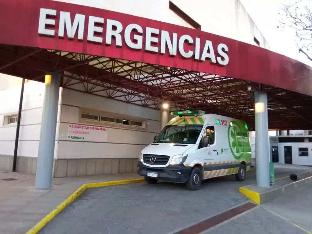 Héroes sin capa: Dos policías de Bahía Blanca le salvaron la vida a un bebé que se ahogaba