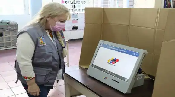 Al menos el 90% de las mesas electorales están instaladas