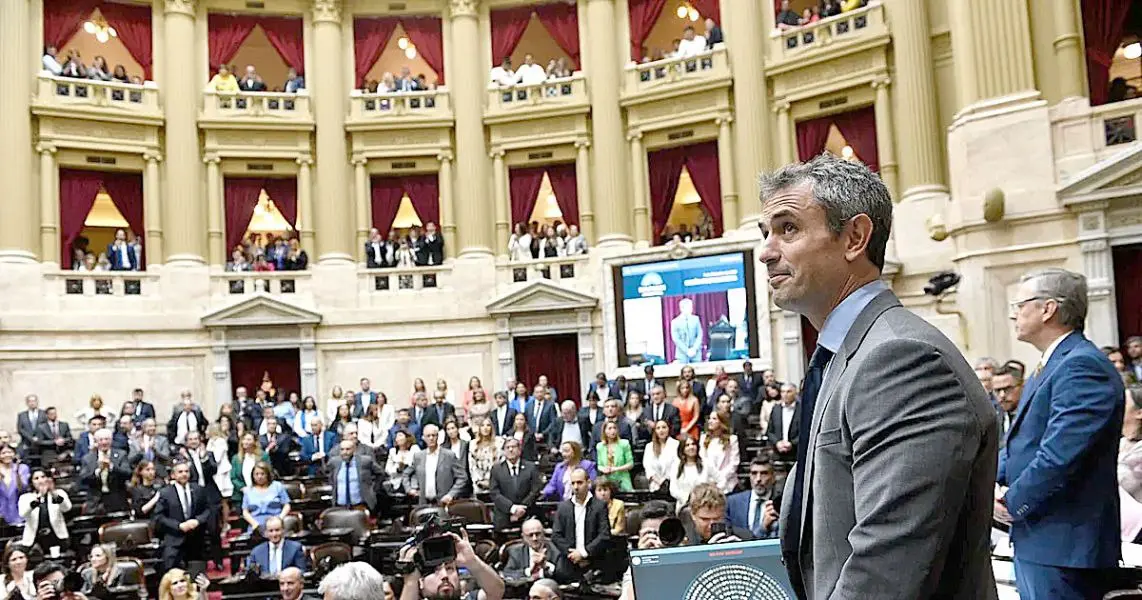 Media sanción. De la Ley de Bases en Diputados logró el oficialismo