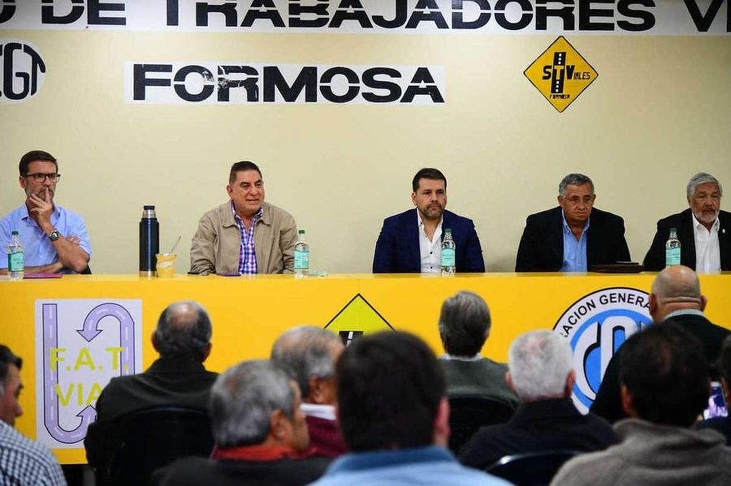 Jofré se reunió con representantes del
Consejo Federal y dirigentes locales