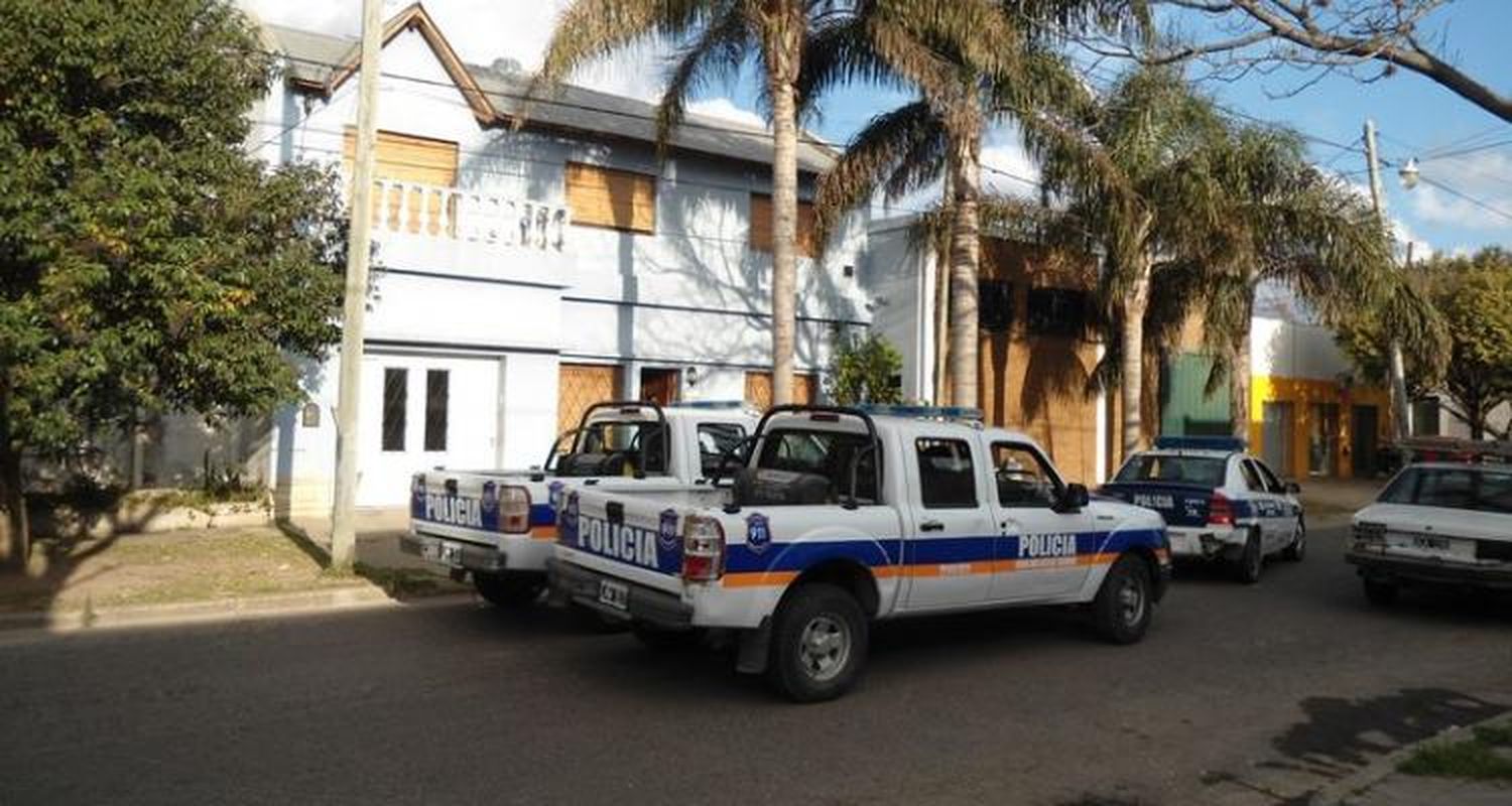 Operativo policial para dar con un delincuente que intentó robar en Las Heras y Chivilcoy