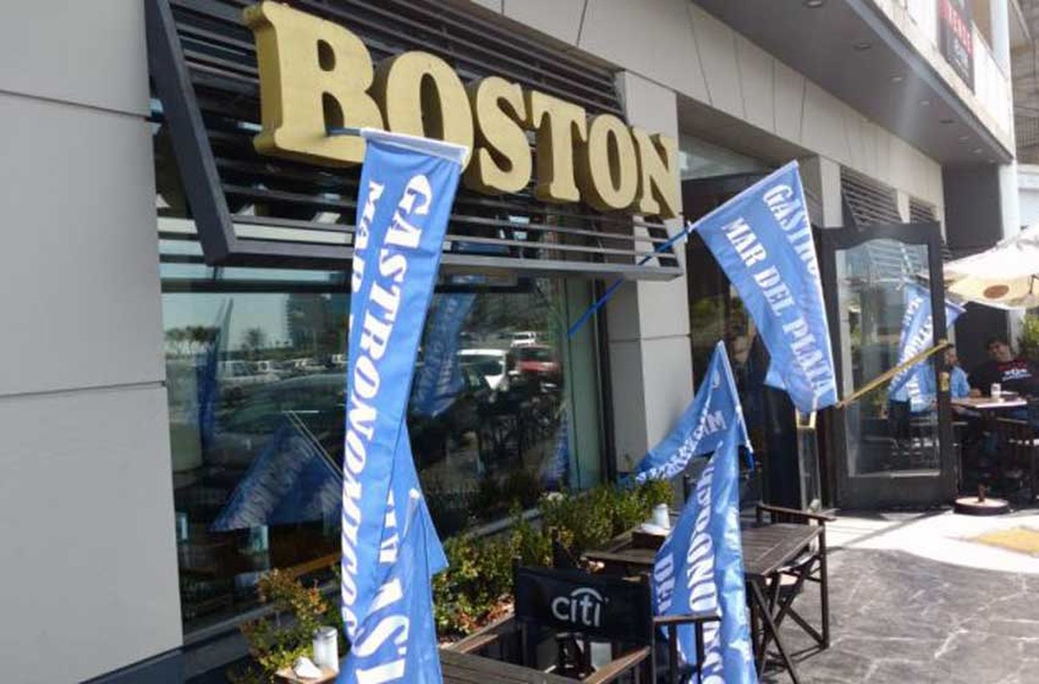 Conflicto en la Boston: "Hace dos días nos cortaron el gas"