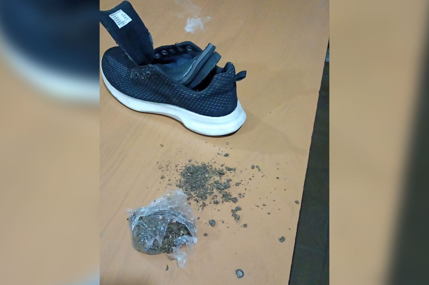 Una adolescente quiso entrar con droga oculta en una zapatilla a la Alcaidía de Rafaela