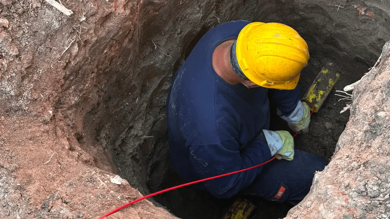Con una novedosa cámara que recorre cañerías de gas, descubren una conexión clandestina